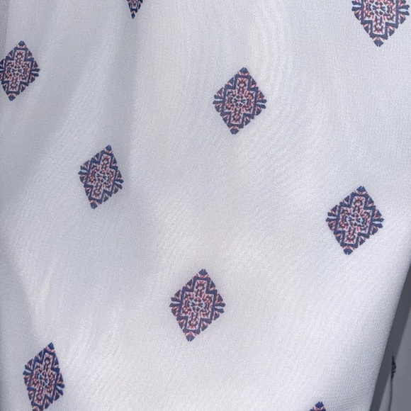 Express Dress🤍 - Picture 4 of 7